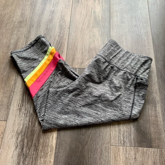 Plus Size Yoga Capris Pants Women’s Size 18/20 Moisture Wicking Livi Lan… - Picture 1 of 9